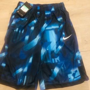 Boys Nike shorts size XL NWT